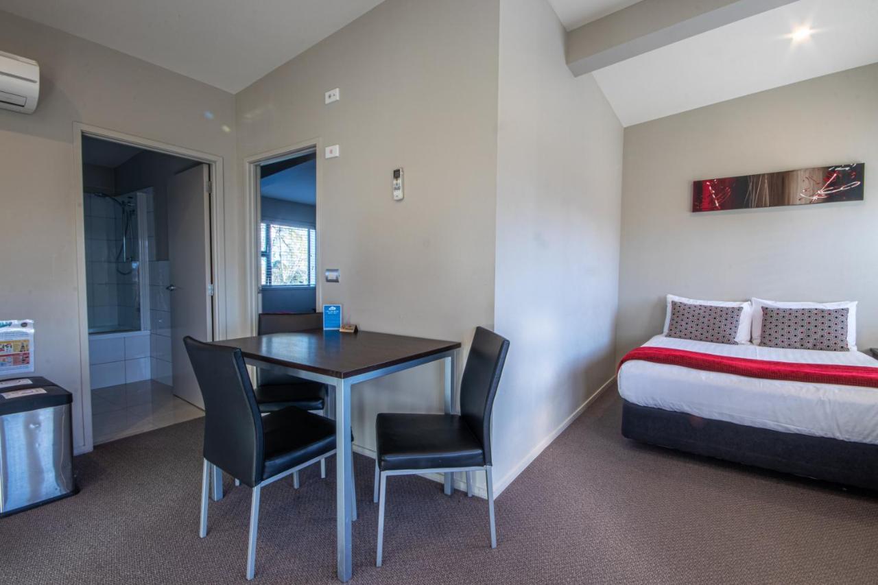 Amity Court Motel Stratford Esterno foto