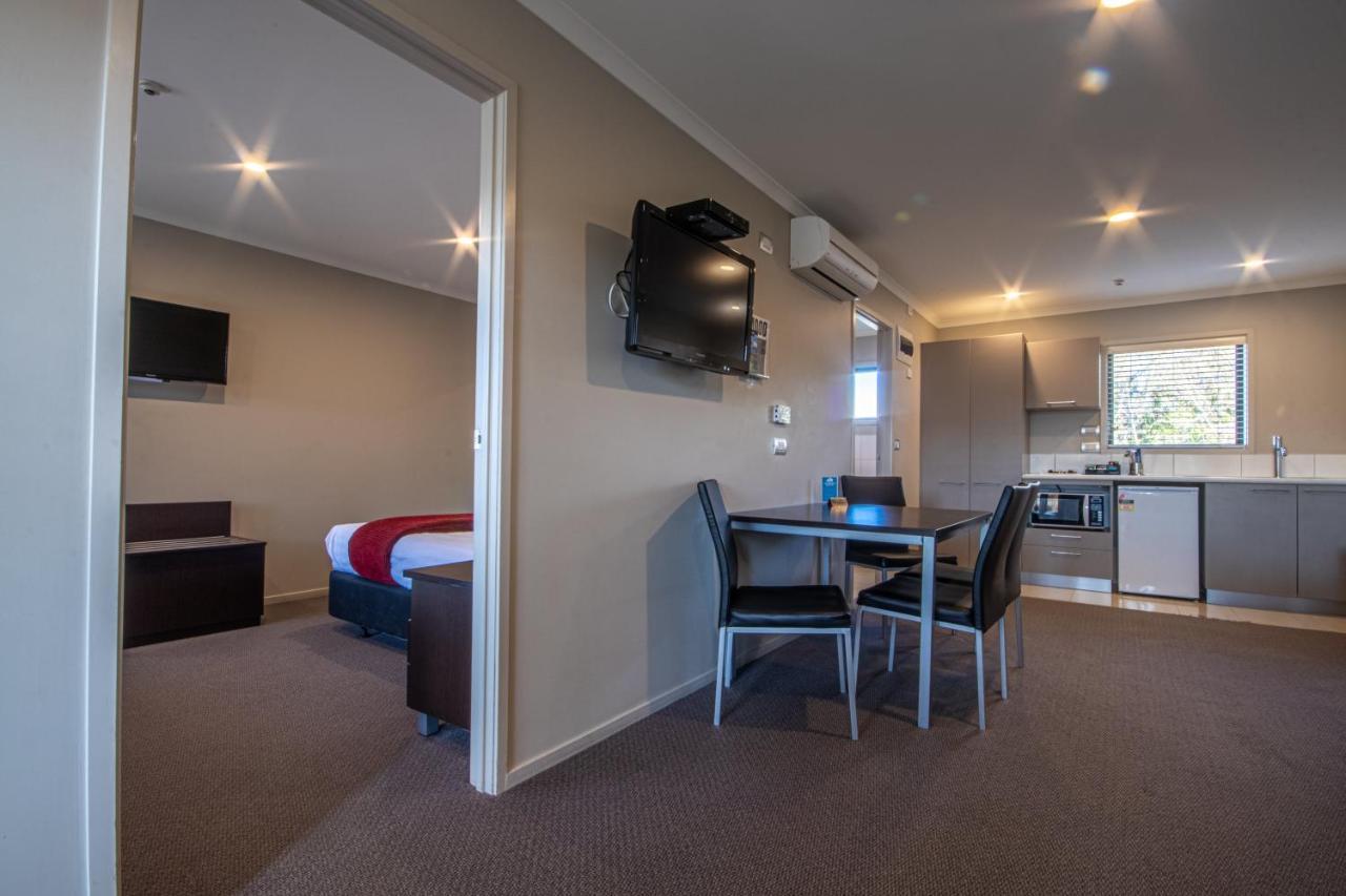 Amity Court Motel Stratford Esterno foto