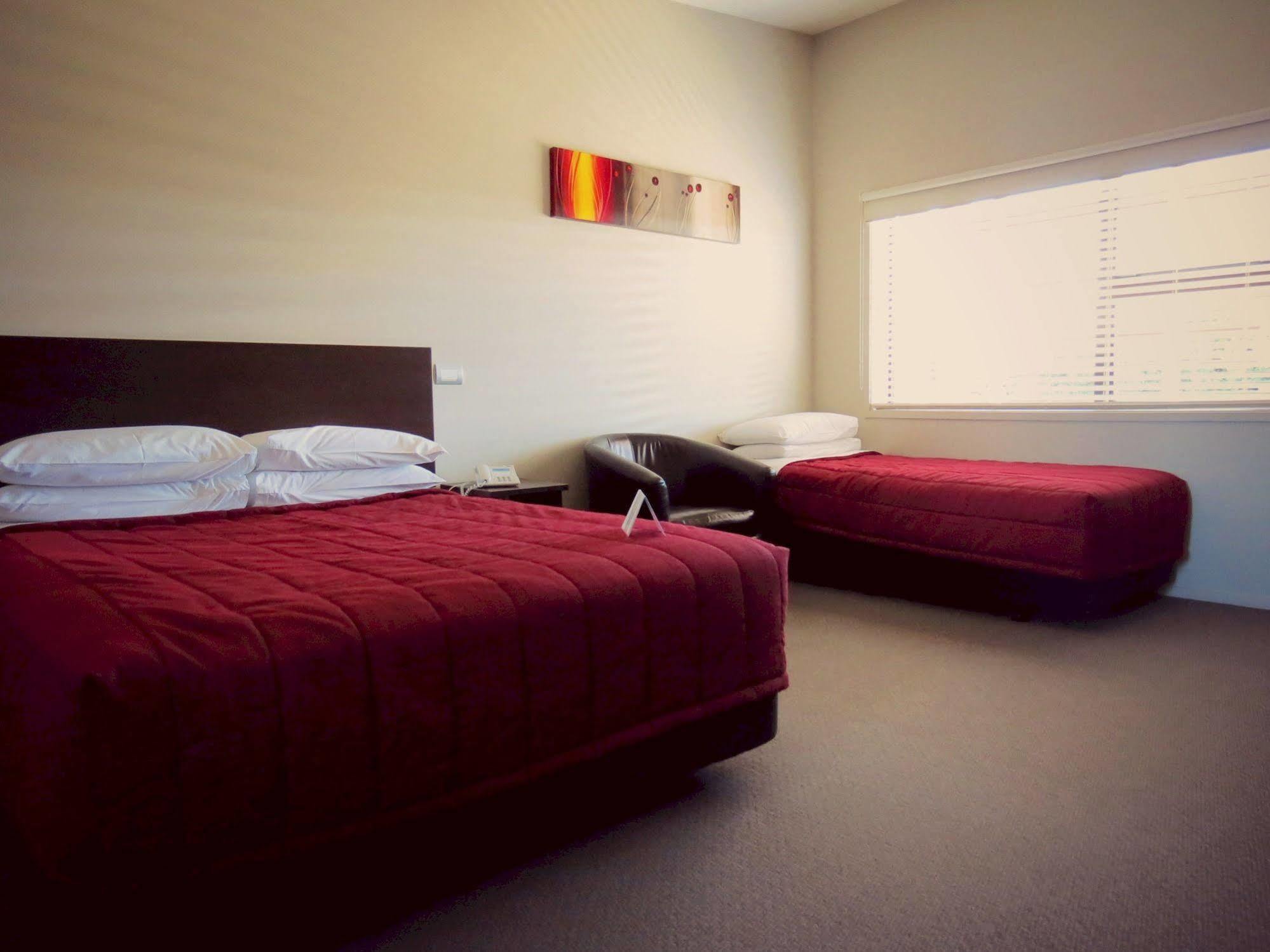 Amity Court Motel Stratford Esterno foto