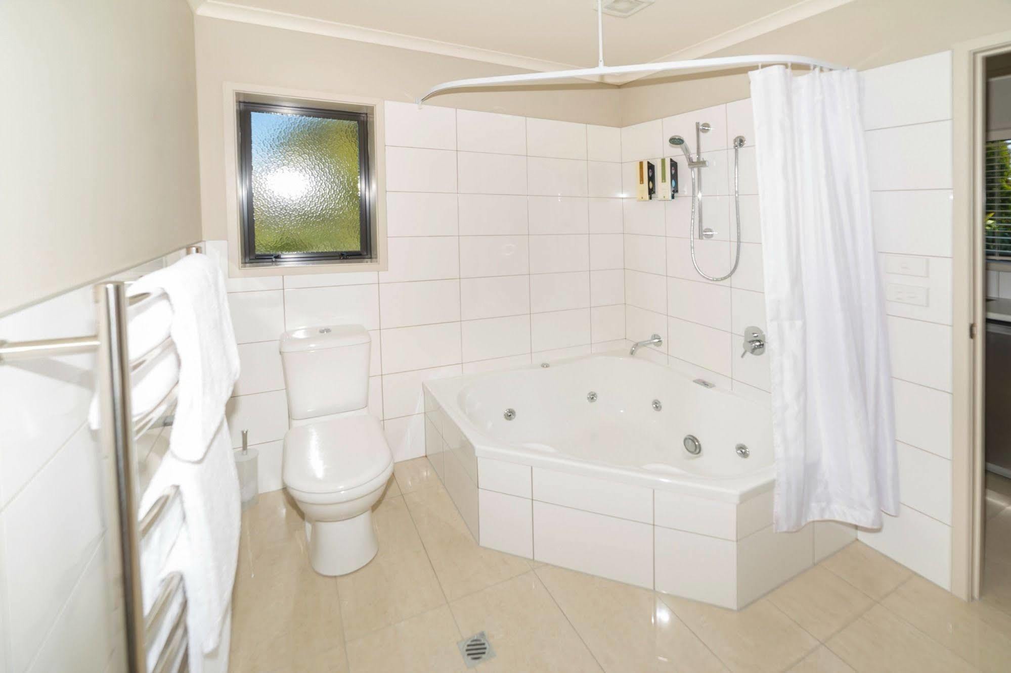 Amity Court Motel Stratford Esterno foto